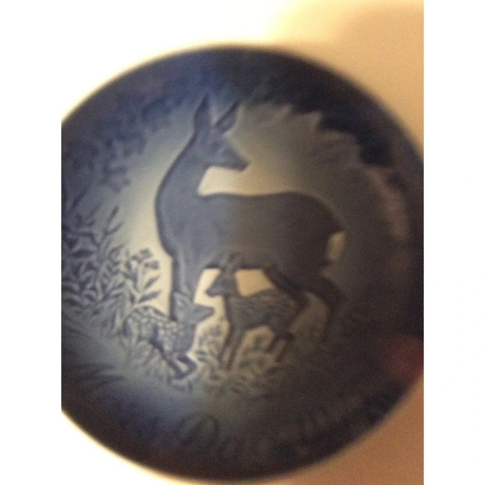 B & G Copenhagen Denmark 1975 Blue White Collector Plate Mother Deer And Fawns